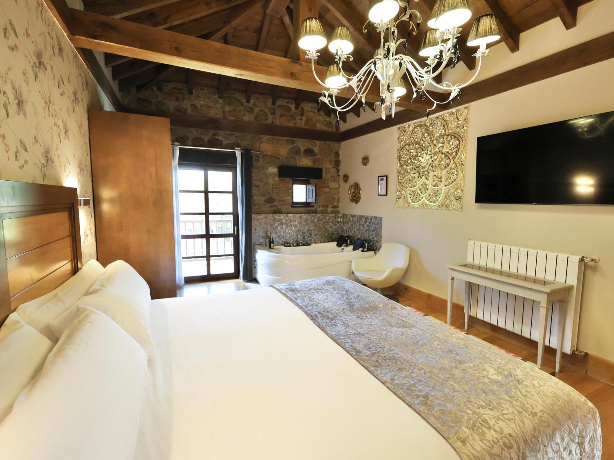 Akla Hotel Suites Valles Pasiegos Saro Ngoại thất bức ảnh